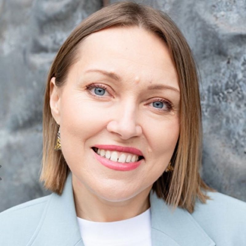 Irina Delle Case, Société Générale