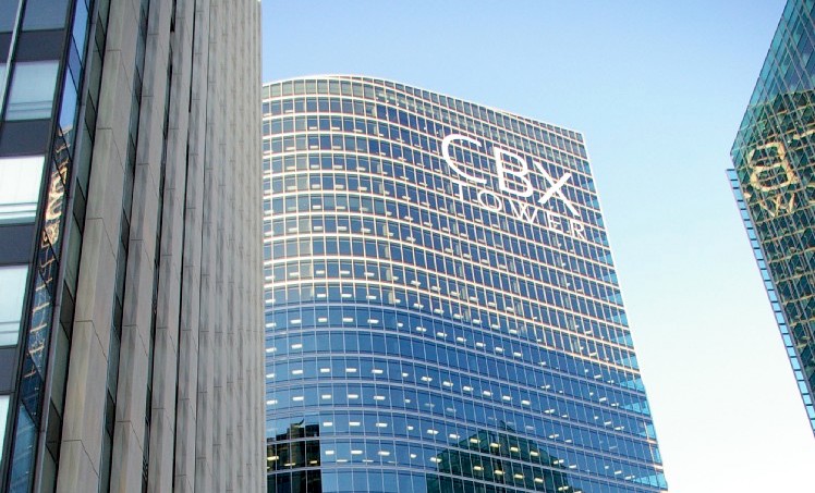 La tour CBX à La Défense, quitte le portefeuille de Tishman Speyer pour la seconde fois.