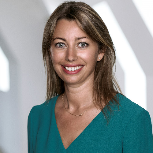 Emmanuelle Gilles de Pelichy, Cheuvreux.