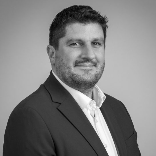 Oliver Hecklau, Sienna Real Estate