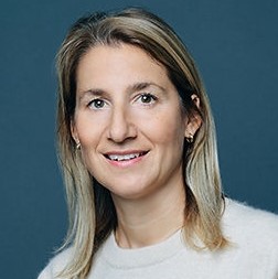 Marie Dédéyan, Stratégies & Corp