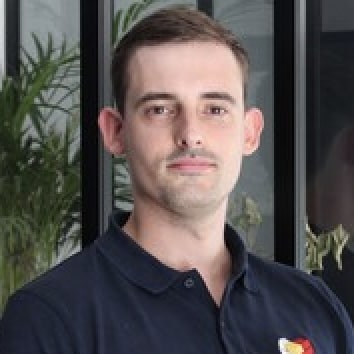 Thomas Danset, La Première Brique