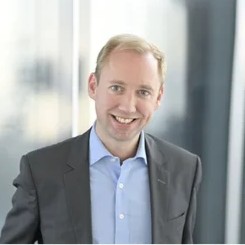 Vincent Czeszynski, EY-Parthenon