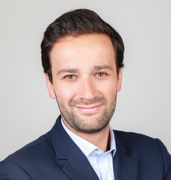 Grégoire Bailly-Salins - Aviva Investors. 