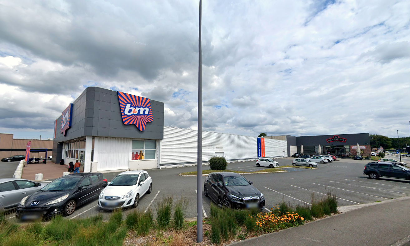 Les cellules occupées par B&M et Les 3 Brasseurs à Brest. © Google Maps