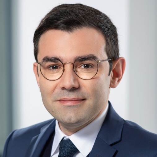 Romain Pierry, Emeis