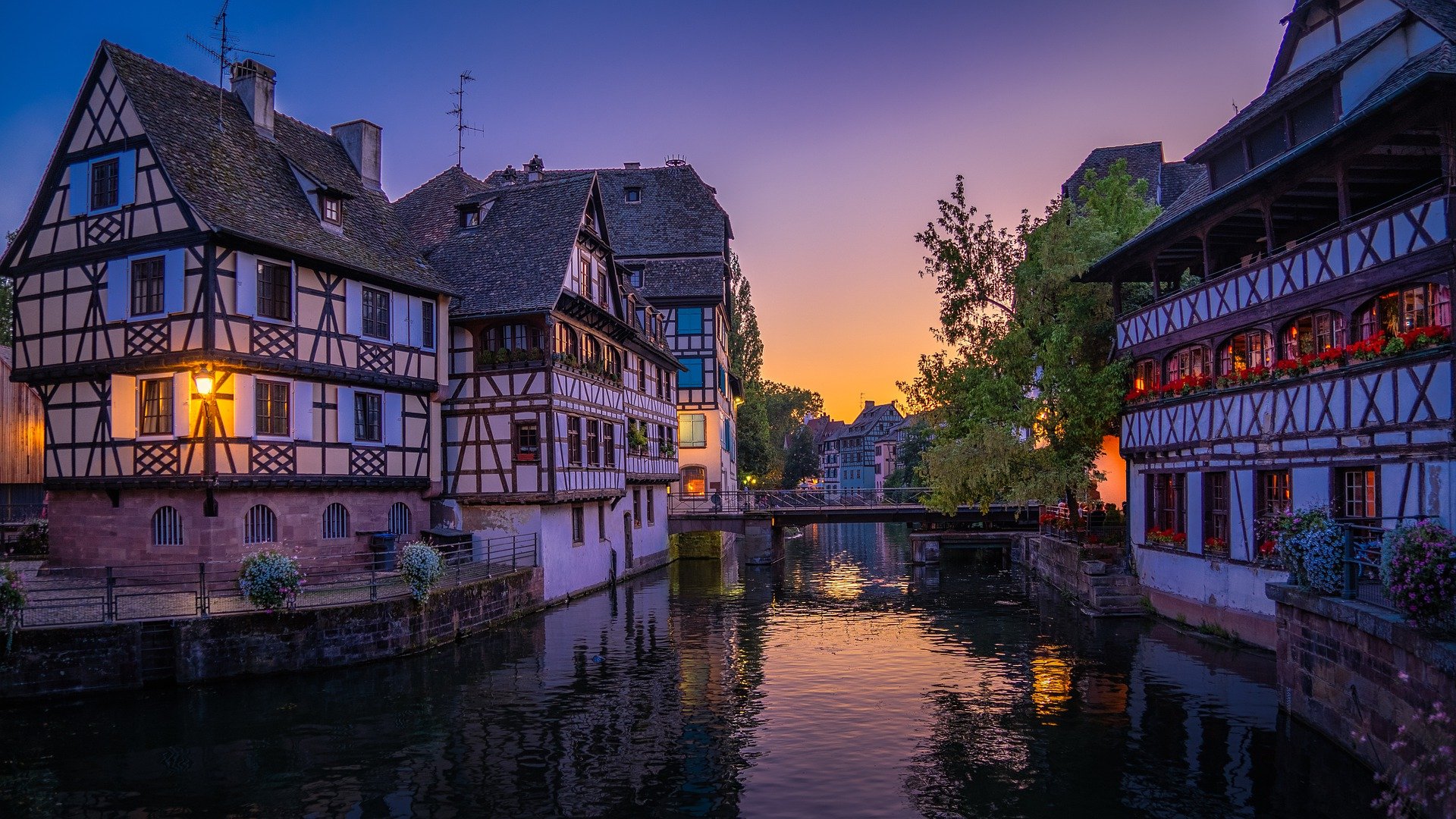 AMDG acquiert notamment un immeuble résidentiel à Strasbourg.