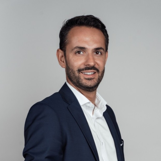 Alexandre Lerays, Groupe Caze