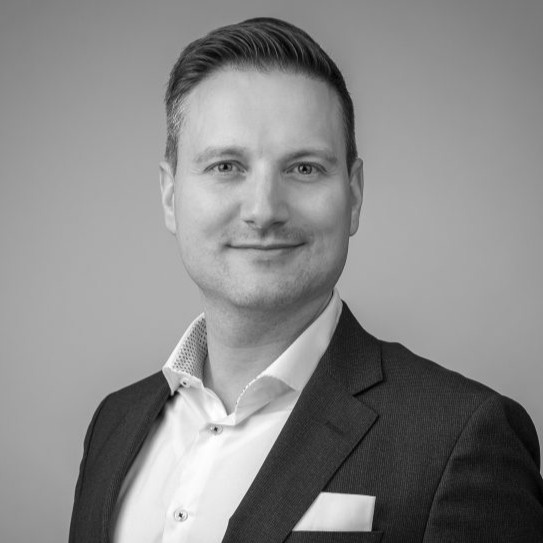 Stefan Dietze, Sienna Real Estate