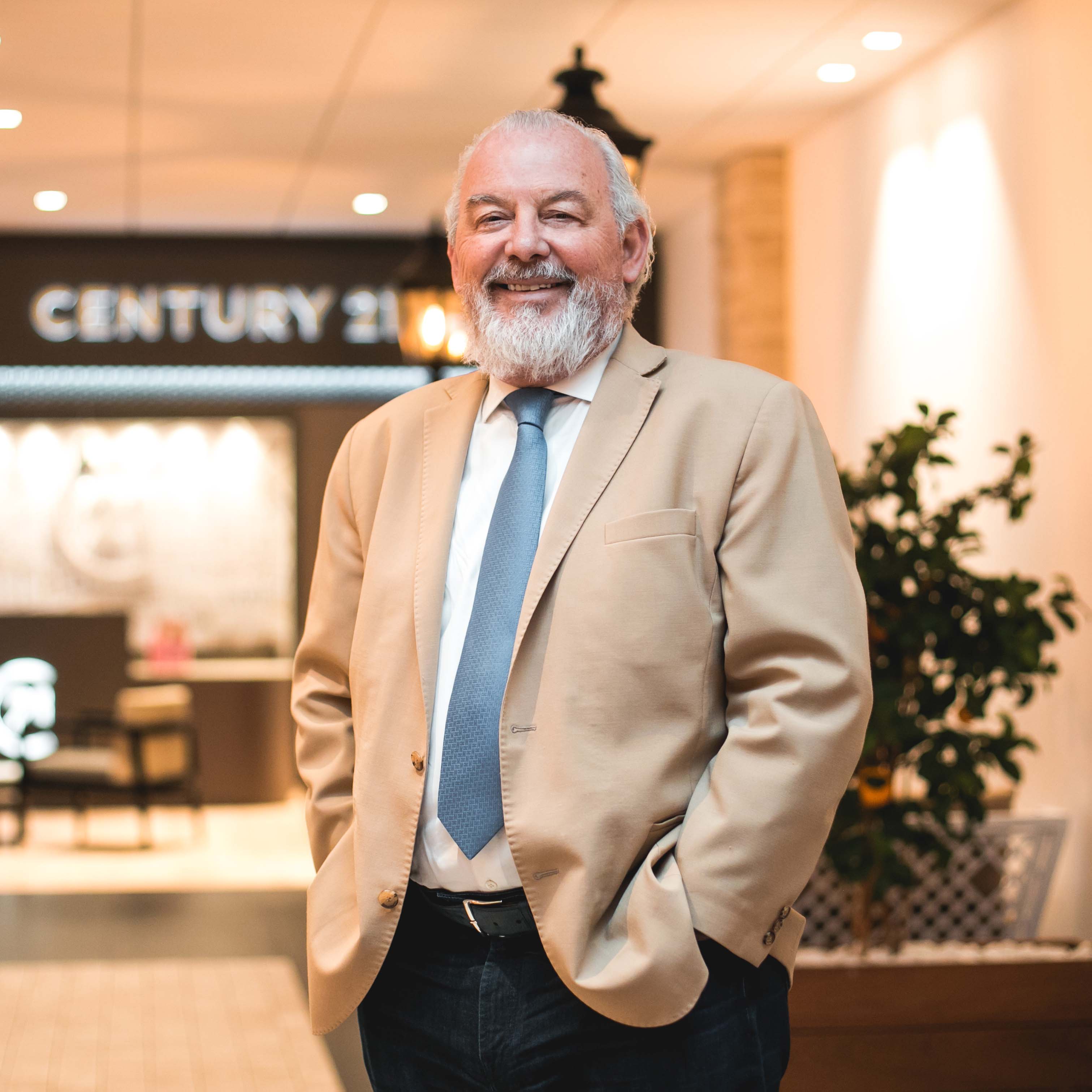 Charles Marinakis, Century 21