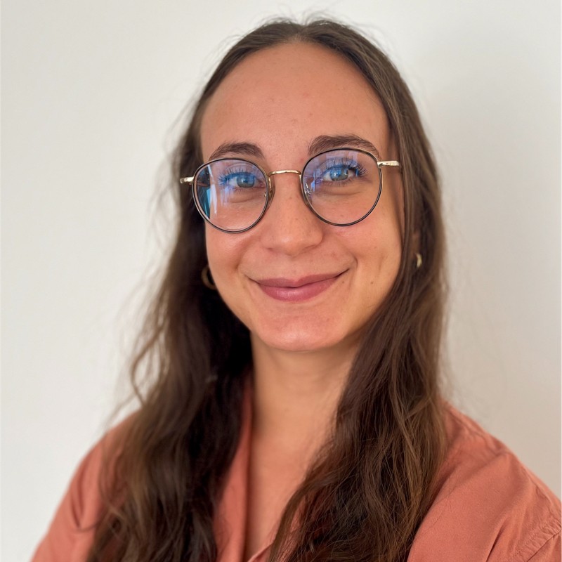 Camille Doss, Bel