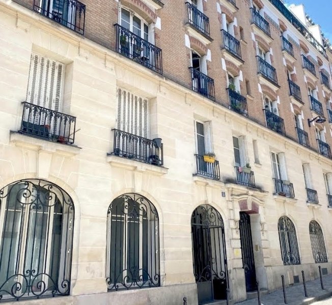 L'immeuble résidentiel situé au 11 André-Antoine.