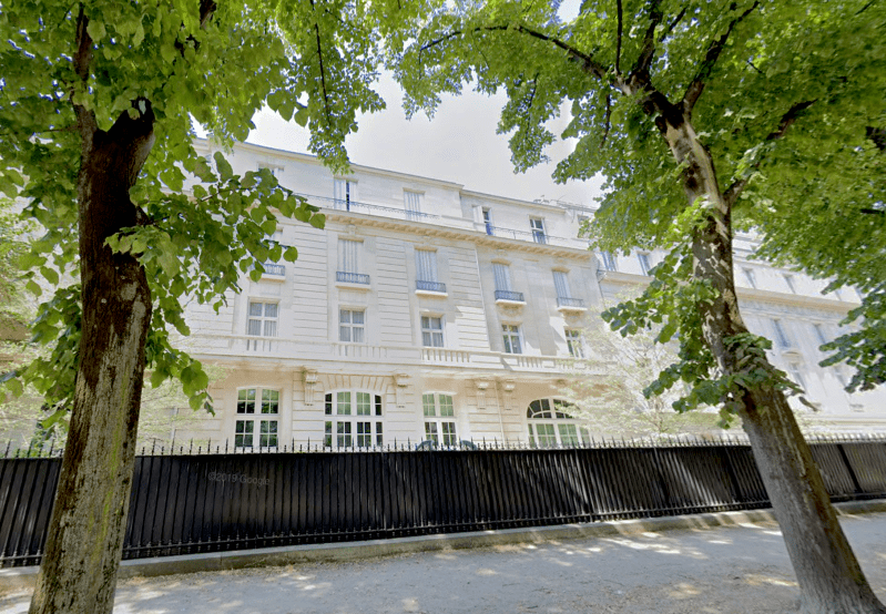 Le 3-5 Charles Floquet, vu depuis le Champ de Mars