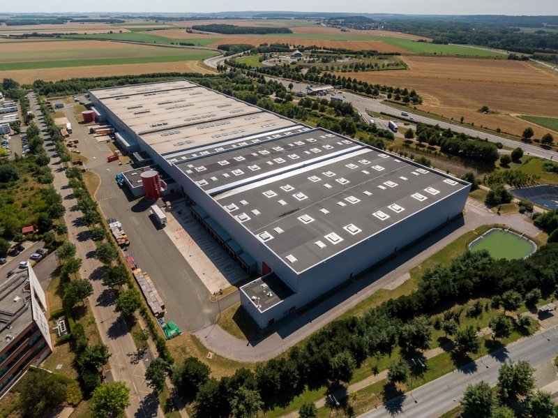 La plateforme développe 35 000 mètres carrés à Beauvais. 