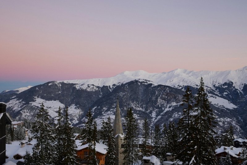 Vue sur les Alpes depuis le chalet Ormello. 