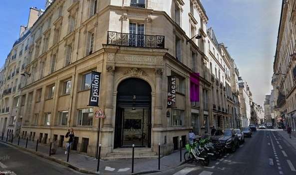 L'immeuble de logements à l'angle des rues Cassette et Marie Pape-Carpantier (Paris 6). 