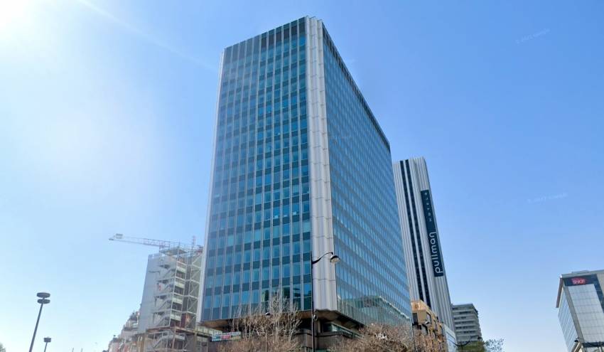 Le Héron Building, dans le quartier du Montparnasse à Paris. © Google Maps