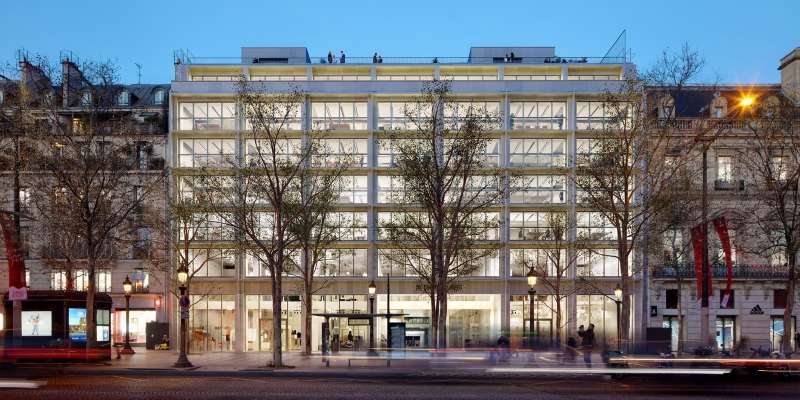 La façade du 26 avenue Champs-Élysées à Paris. © Franklin Azzi Architecture 