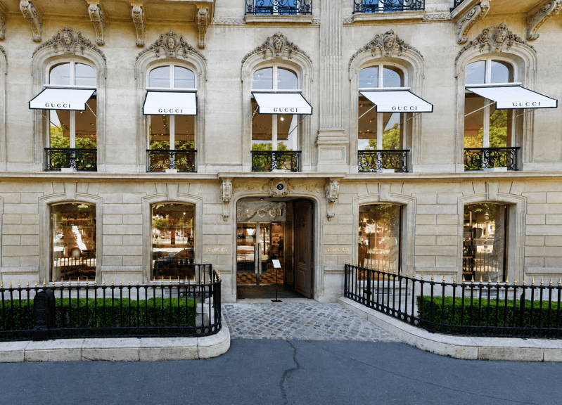 Le 60 Montaigne occupé par Gucci. © Google Street View. Le 60 Montaigne occupé par Gucci. © Google Street View.