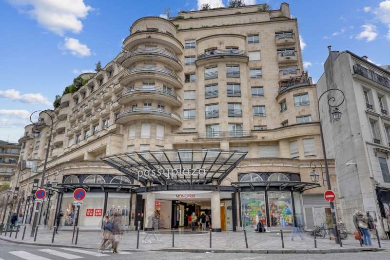 Le centre-commercial Passy Plaza dans 16e arrondissement de Paris. 