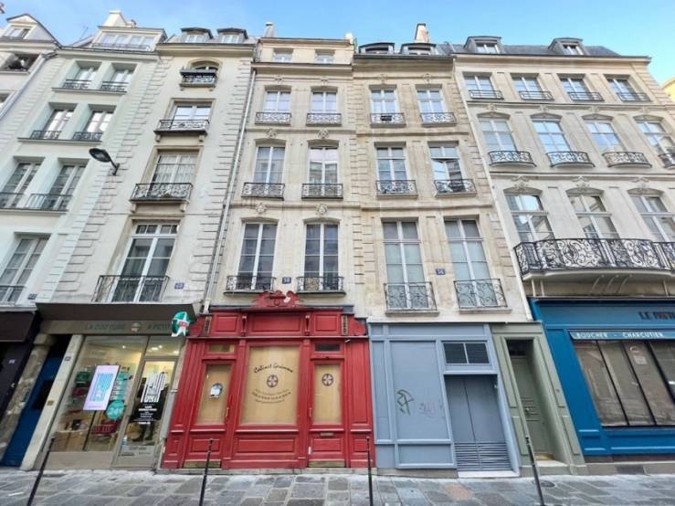 Le 58 rue Saint-Honoré héberge huit appartements exploités en résidence hôtelière. 