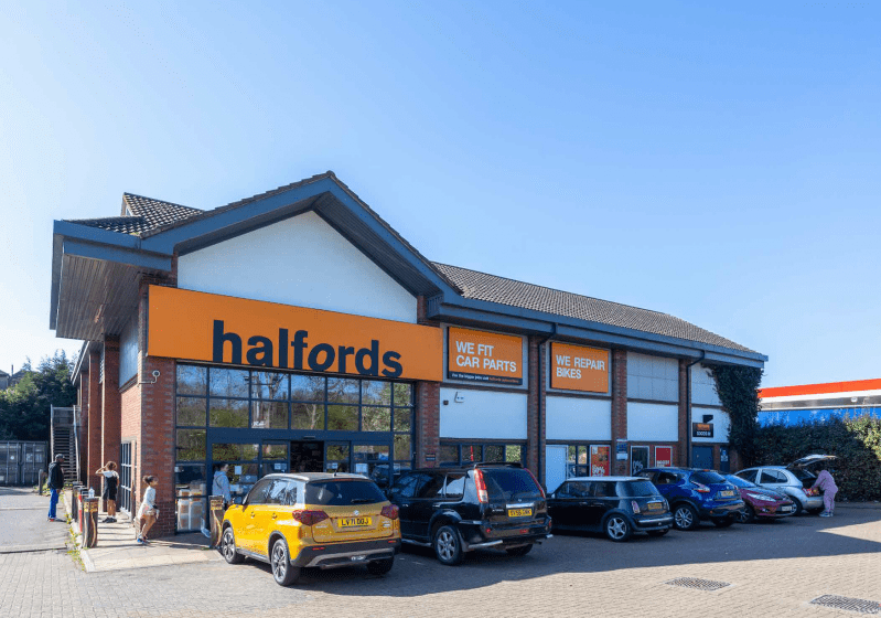 Le magasin Halfords de West Wickham (Angleterre) Le magasin Halfords de West Wickham (Angleterre)
