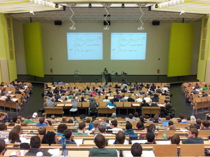 L'OPPCI LF Immo Générations est notamment engagé dans les écoles et les campus. L'OPPCI LF Immo Générations est notamment engagé dans les écoles et les campus.