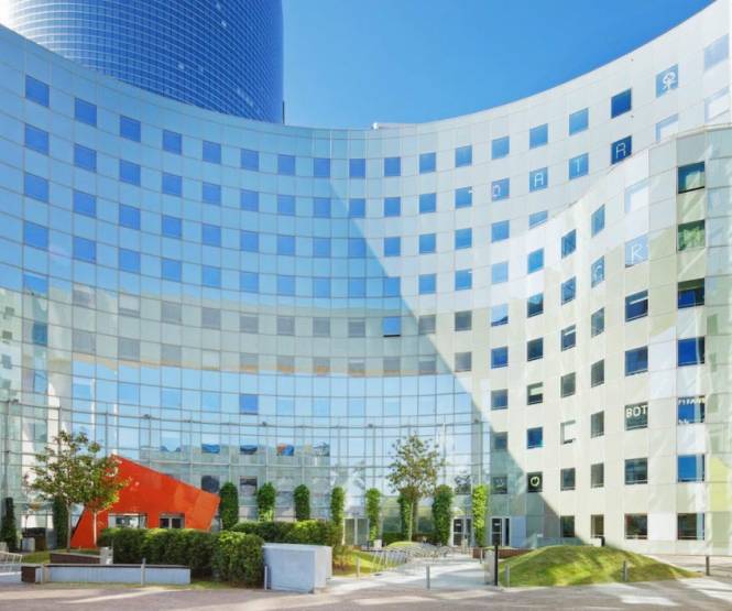 L'un des immeubles des Villages de l'Arche, à La Défense. L'un des immeubles des Villages de l'Arche, à La Défense.