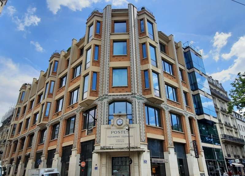 L'immeuble Inpost situé au 66-70 avenue Charles de Gaulle, à Neuilly-sur-Seine. 