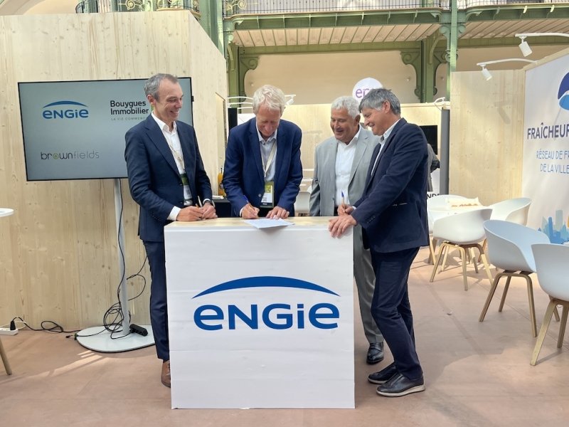 De g. à dr. : Jean-Louis Samson, directeur Immobilier d'Engie, Patrick Viterbo, président de Brownfields, David Taieb, président de DMD Invest, et Emmanuel Desmaizières, directeur général de Bouygues Immobilier. De g. à dr. : Jean-Louis Samson, directeur Immobilier d'Engie, Patrick Viterbo, président de Brownfields, David Taieb, président de DMD Invest, et Emmanuel Desmaizières, directeur général de Bouygues Immobilier.