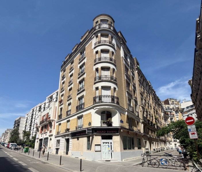 Le 60 B Haxo, Paris 20. Le 60 B Haxo, Paris 20.