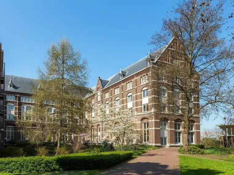 Centre de soins Beyart à Maastricht porté par la SCPI Pierval Santé. 