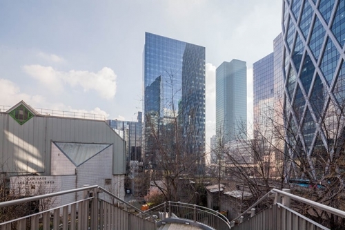 La tour Prisma à La Défense