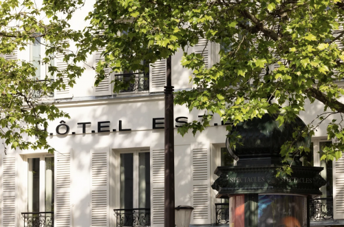 Le 4* Esté dans le 10e arrondissement de Paris. 