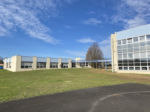 L'ensemble immobilier d’activités et de bureaux composé de 5 bâtiments à Aurillac acquis par Serris REIM