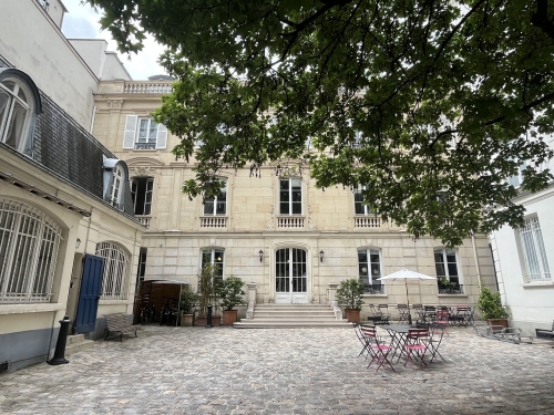 Le 13 Henner, Paris 9