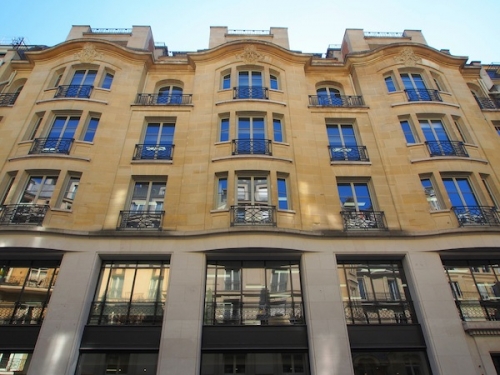 20 rue de la Baume Paris 8 - 600