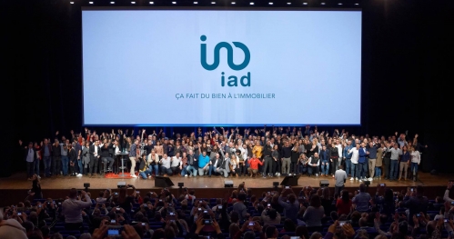 Les équipes d'iad à l'occasion du Cap management 2019 du groupe.