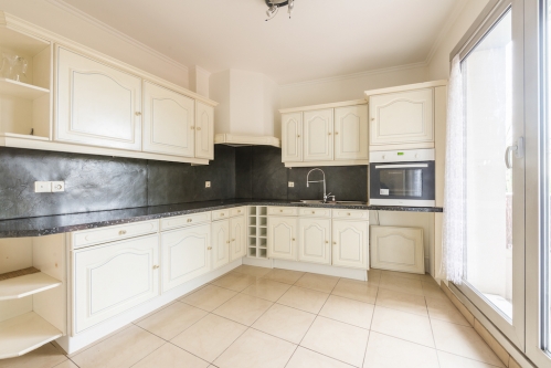 Un bien racheté par Homeloop à St Gratien, n'ayant subi aucune rénovation et actuellement en revente par leurs soins.