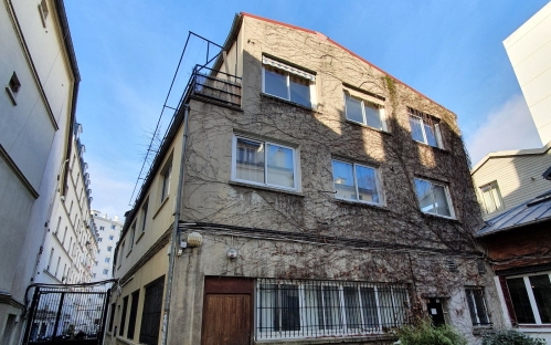 Un studio d'enregistrement au 8 Ménilmontant, Paris 20. 