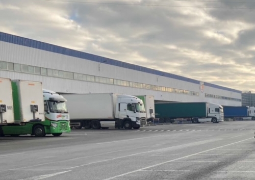 L'entrepôt de Savigny-le-Temple. 