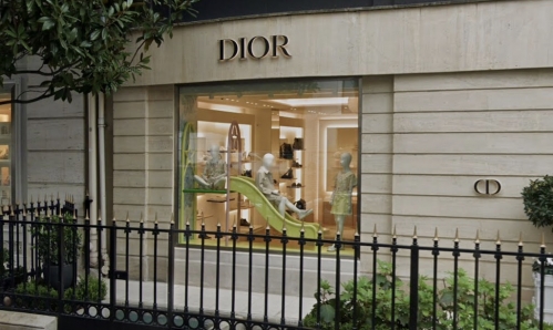 La boutique Baby Dior avenue Montaigne. 