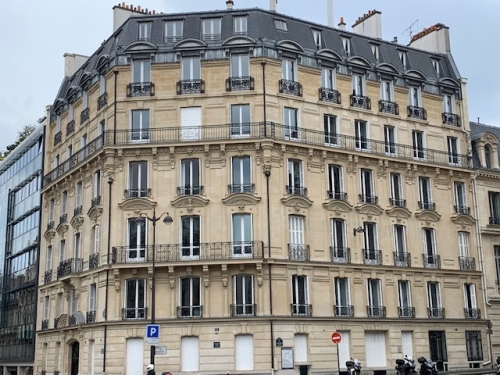 Le 11 Téhéran à Paris. 