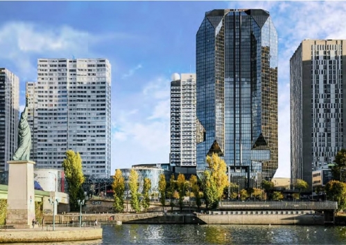 La tour Cristal, dans le 15e arrondissement de Paris. 