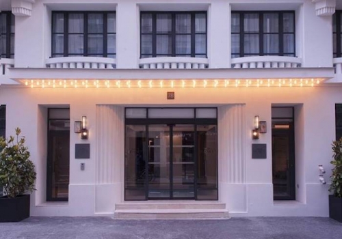  Le boutique hôtel design Eiffel Blomet dans le centre de Paris