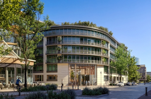 L'immeuble Equilis, à Issy-les-Moulineaux.  L'immeuble Equilis, à Issy-les-Moulineaux.