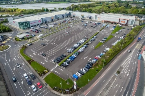 Le Mahon Retail Park, à Cork Le Mahon Retail Park, à Cork