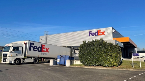 Une messagerie FedEx logée dans le portefeuille d'Iroko Zen. 