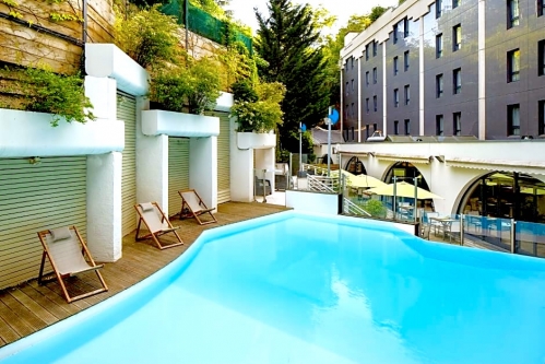 L'extérieur du 4* Holiday Inn Lyon Vaise, à Tassin-le-Demi-Lune L'extérieur du 4* Holiday Inn Lyon Vaise, à Tassin-le-Demi-Lune