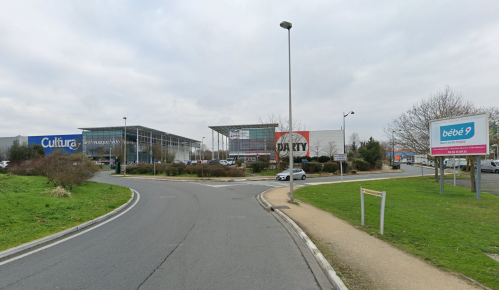 La partie retail park des Rives d'Arcins accueille notamment Cultura et Darty © Google Maps